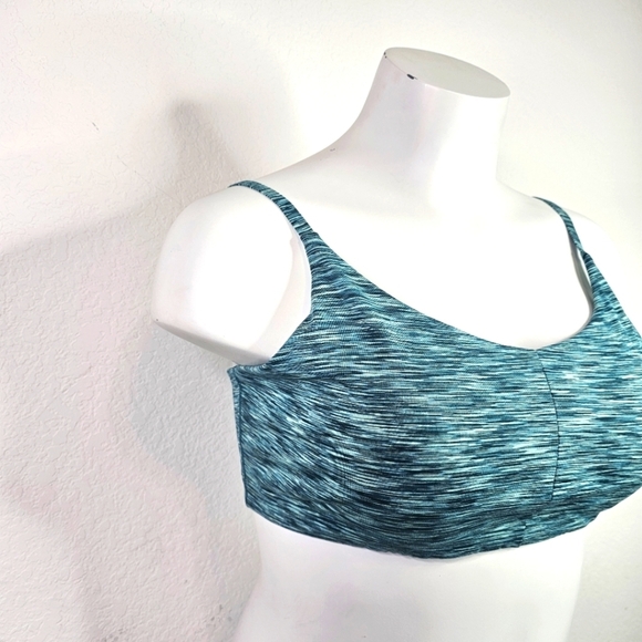 Outdoor Voices Flow Bralette - Picture 2 of 7